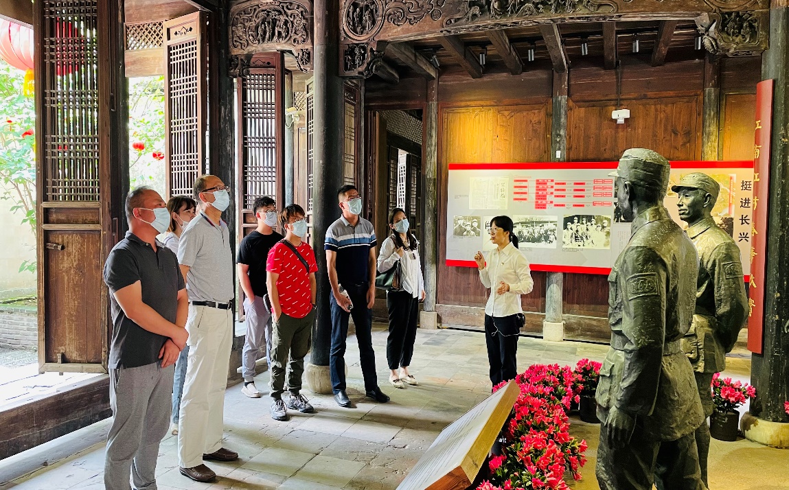 “守初心、慶百年”重走長(zhǎng)征路主題活動(dòng)